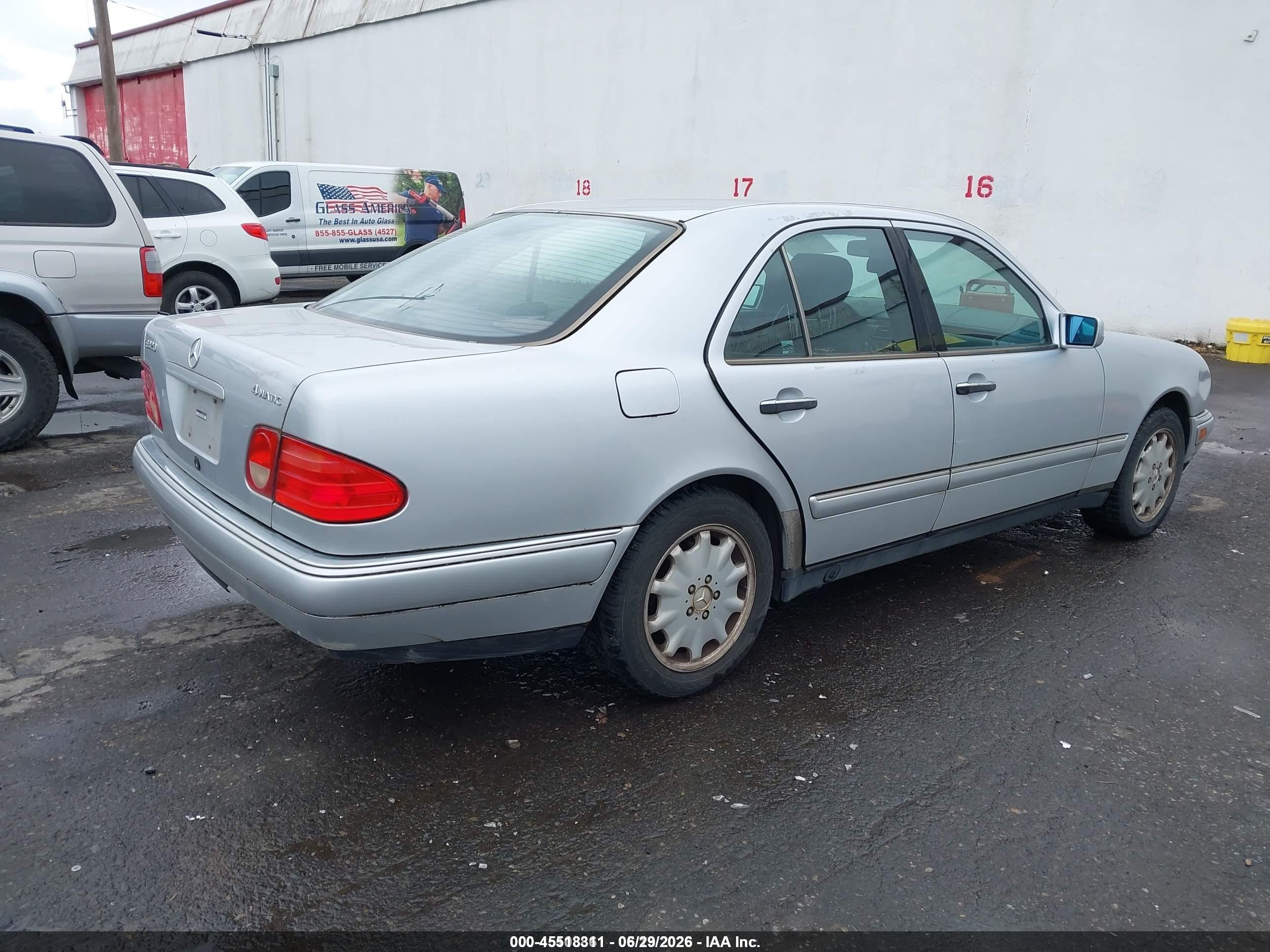 1999 Mercedes-benz E 320 Awd Серебряный vin: WDBJF82H0XX019667