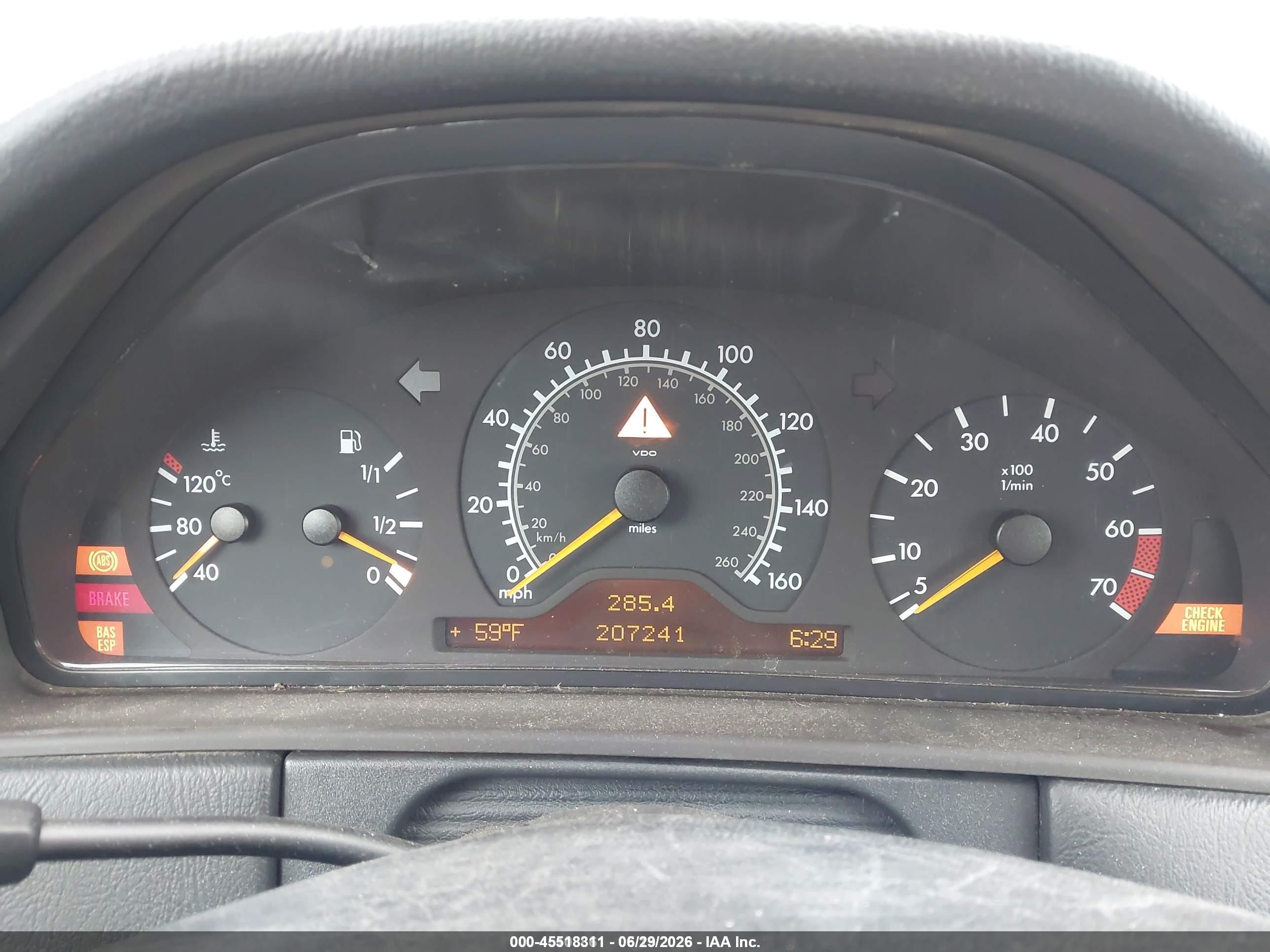 1999 Mercedes-benz E 320 Awd Серебряный vin: WDBJF82H0XX019667
