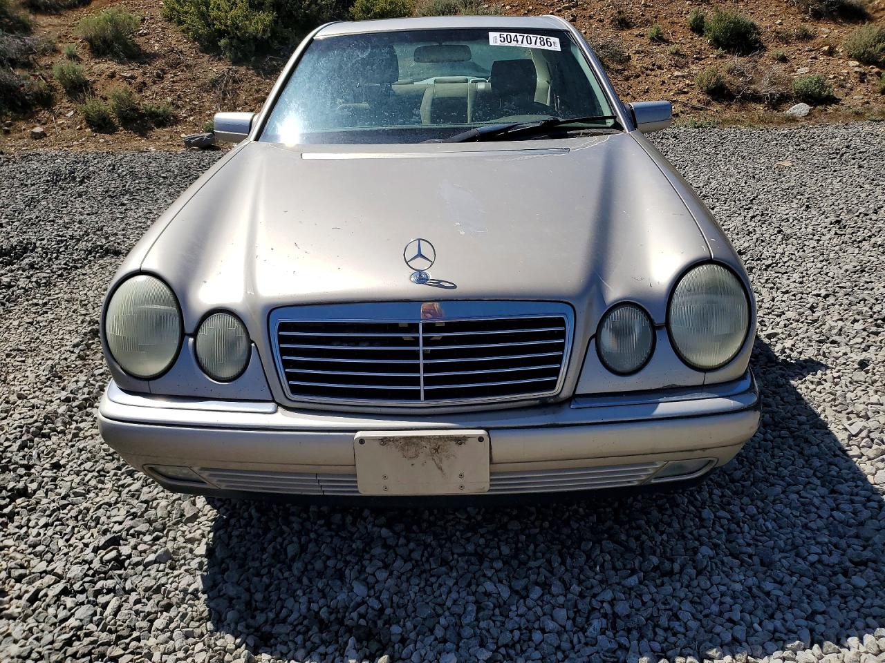 1999 Mercedes-benz E 320 4matic Gold vin: WDBJF82H0XX022598