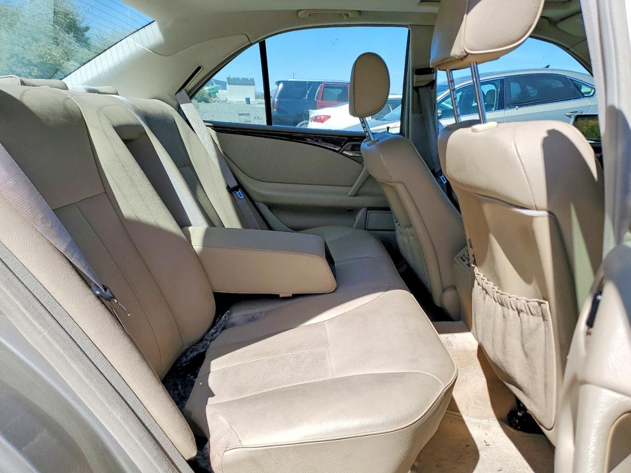 1999 Mercedes-benz E 320 4matic Gold vin: WDBJF82H0XX022598