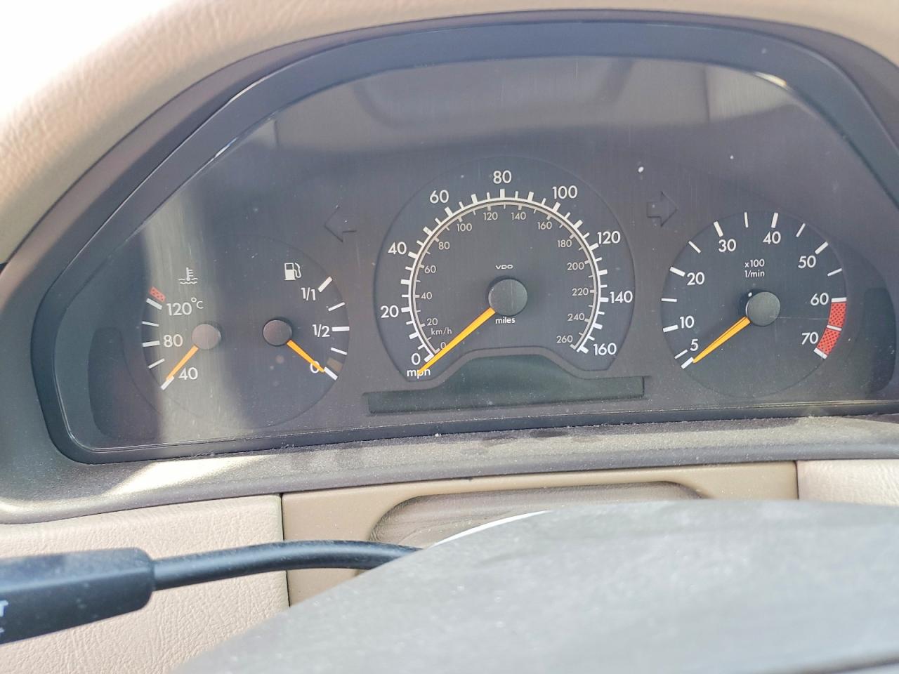 1999 Mercedes-benz E 320 4matic Gold vin: WDBJF82H0XX022598