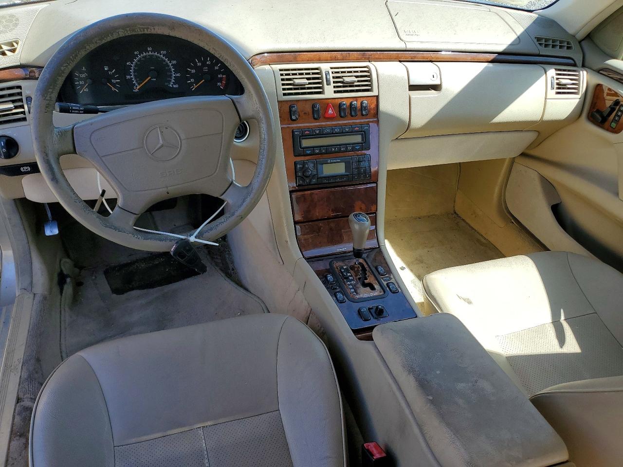 1999 Mercedes-benz E 320 4matic Gold vin: WDBJF82H0XX022598
