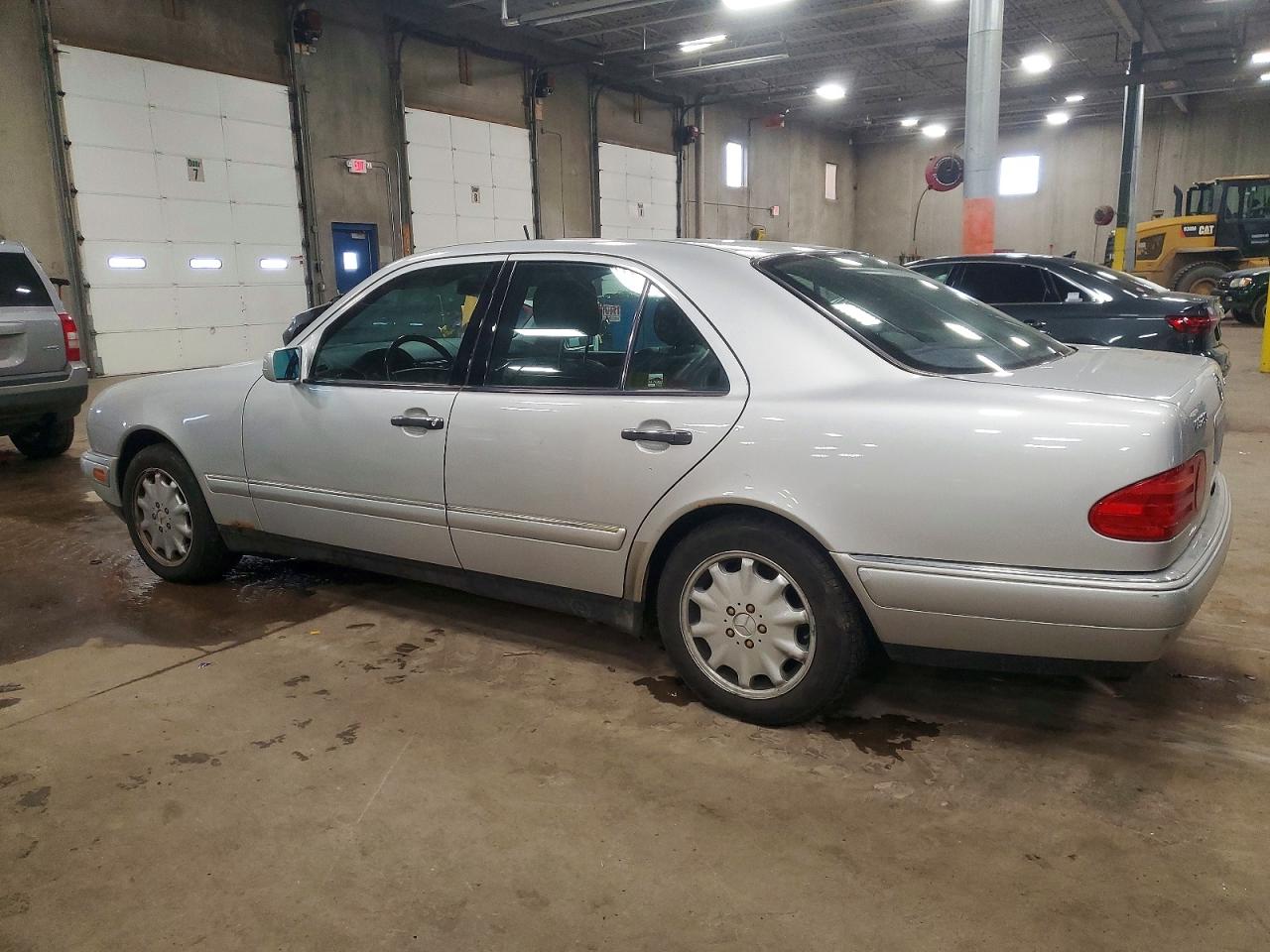 1999 Mercedes-benz E 320 4matic Silver vin: WDBJF82H3XX017721