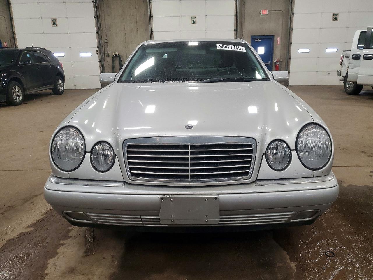1999 Mercedes-benz E 320 4matic Silver vin: WDBJF82H3XX017721
