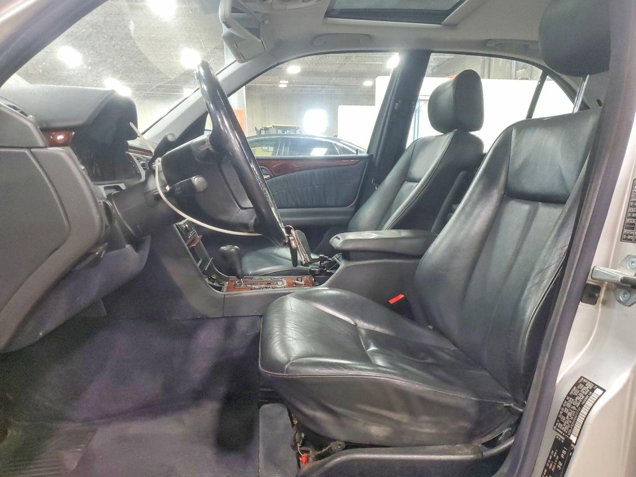 1999 Mercedes-benz E 320 4matic Silver vin: WDBJF82H3XX017721