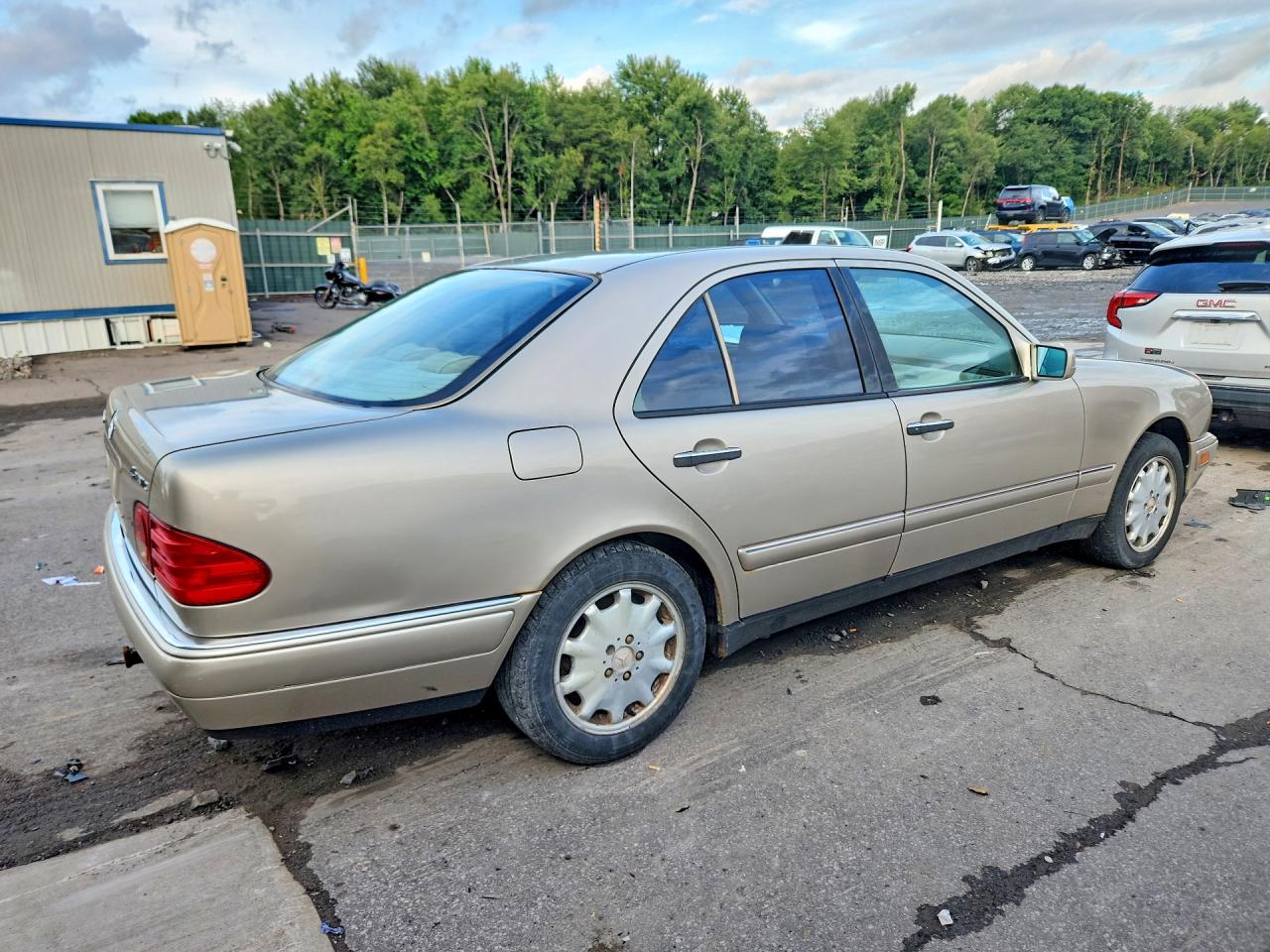 1999 Mercedes-benz E 320 4matic Silver vin: WDBJF82H3XX023468