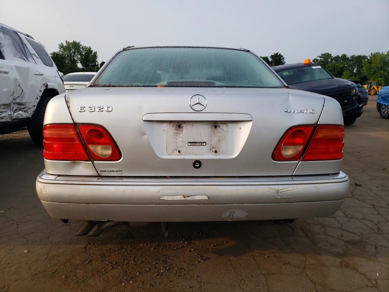 1999 Mercedes-benz E 320 4matic Silver vin: WDBJF82H7XX014630