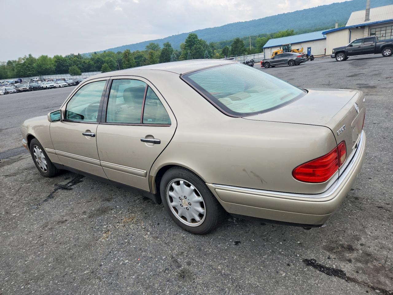 1999 Mercedes-benz E 320 4matic Tan vin: WDBJF82H8XX020856