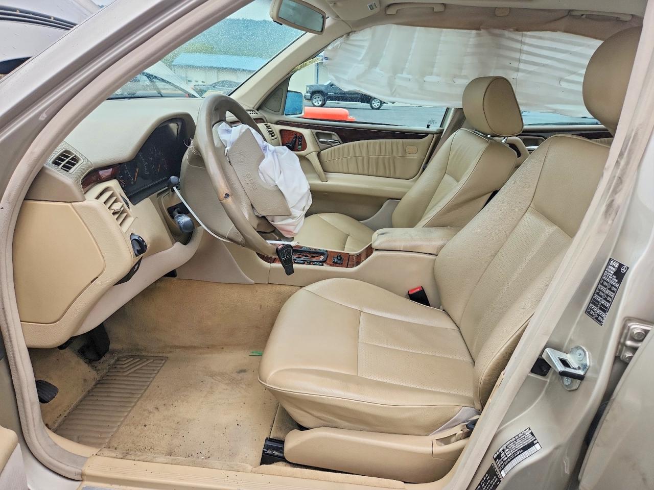 1999 Mercedes-benz E 320 4matic Tan vin: WDBJF82H8XX020856