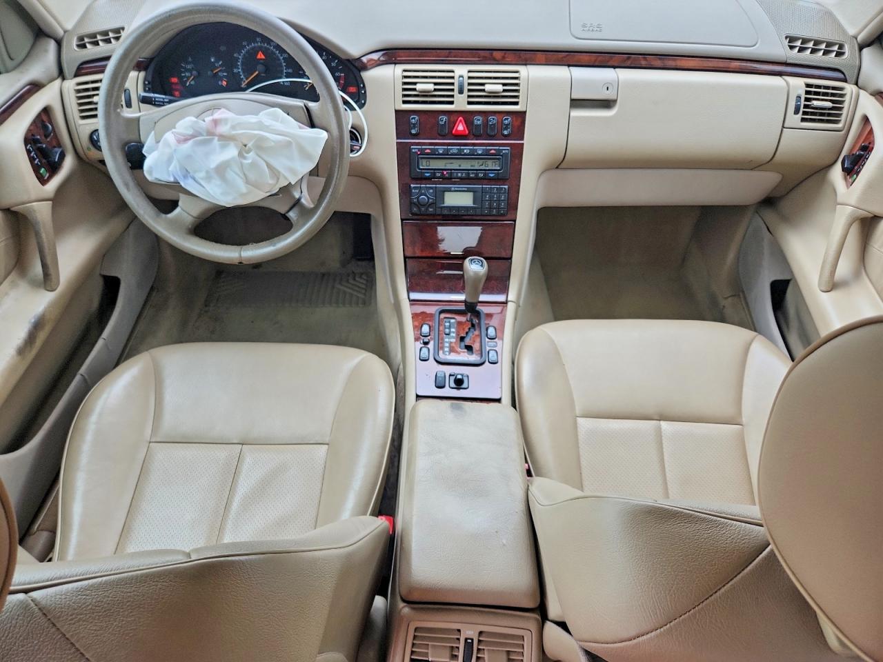 1999 Mercedes-benz E 320 4matic Tan vin: WDBJF82H8XX020856