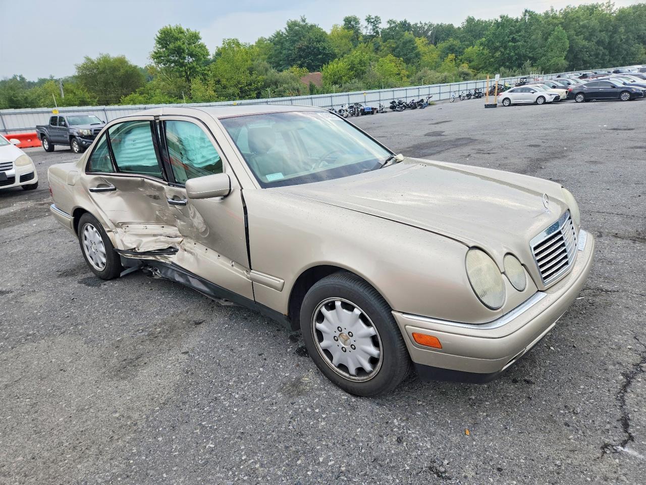 1999 Mercedes-benz E 320 4matic Tan vin: WDBJF82H8XX020856