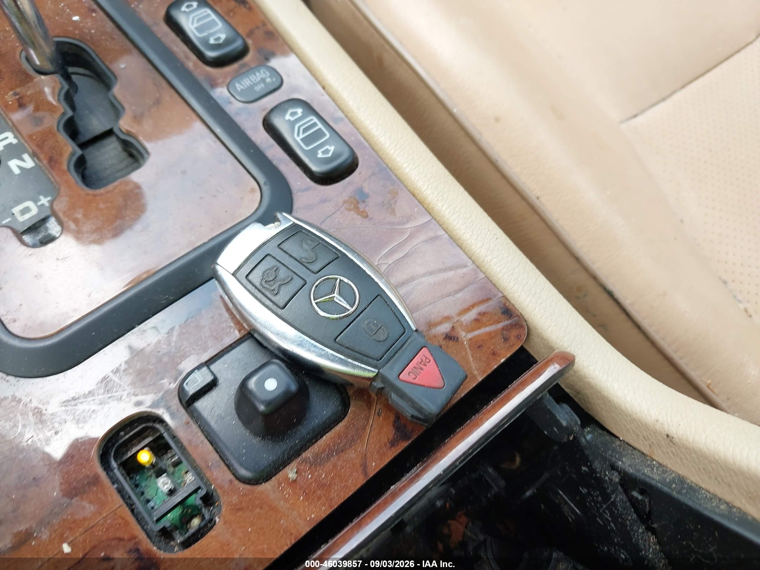 2001 Mercedes-benz E 320 4m Gold vin: WDBJF82J01X059452