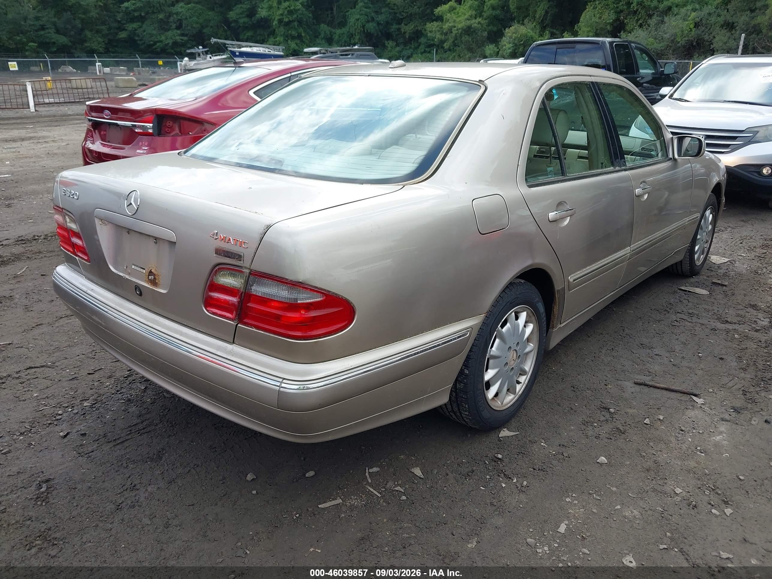 2001 Mercedes-benz E 320 4m Gold vin: WDBJF82J01X059452