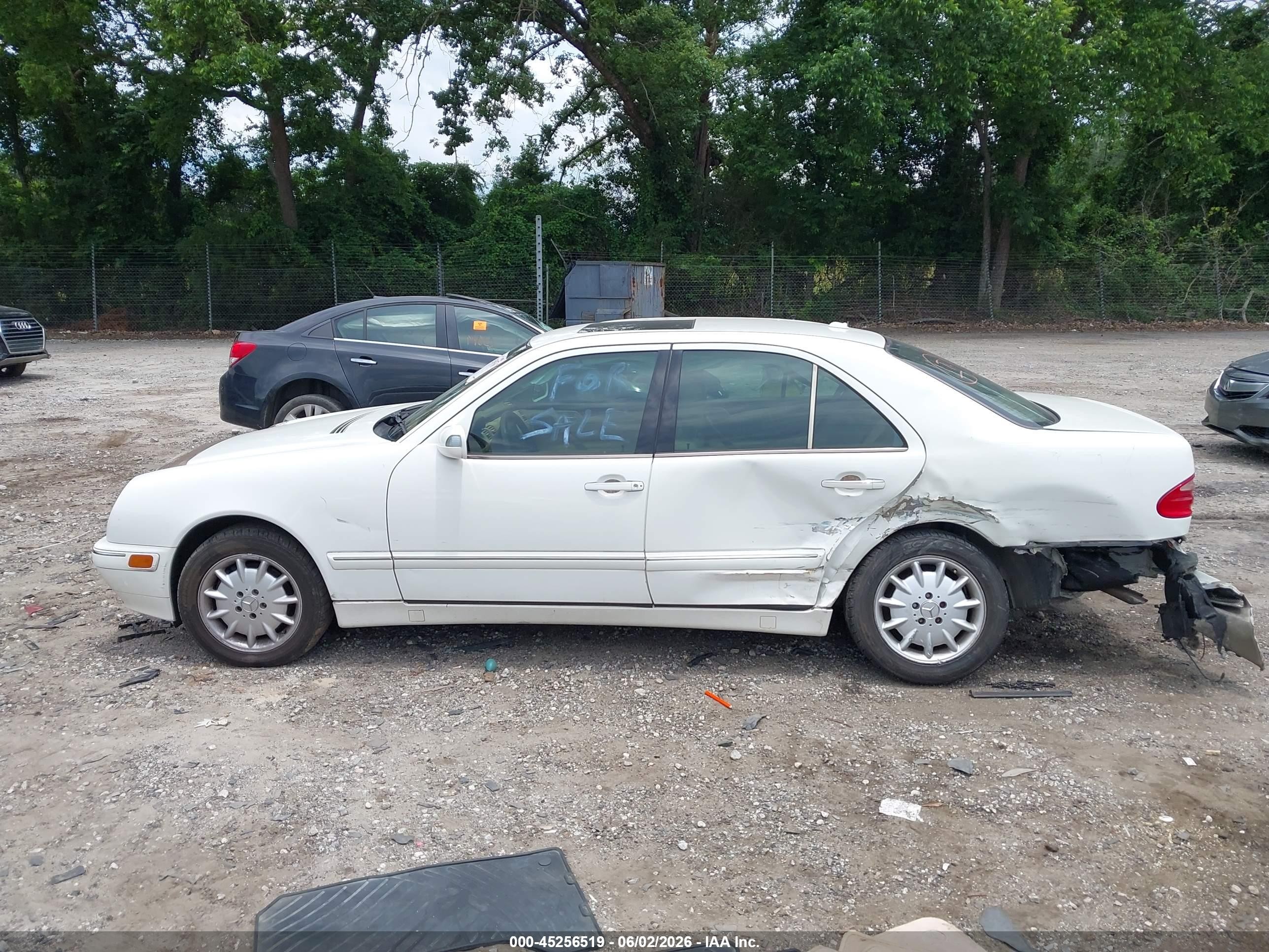 2002 Mercedes-benz E 320 4m/4m Special Edition White vin: WDBJF82J02X069643