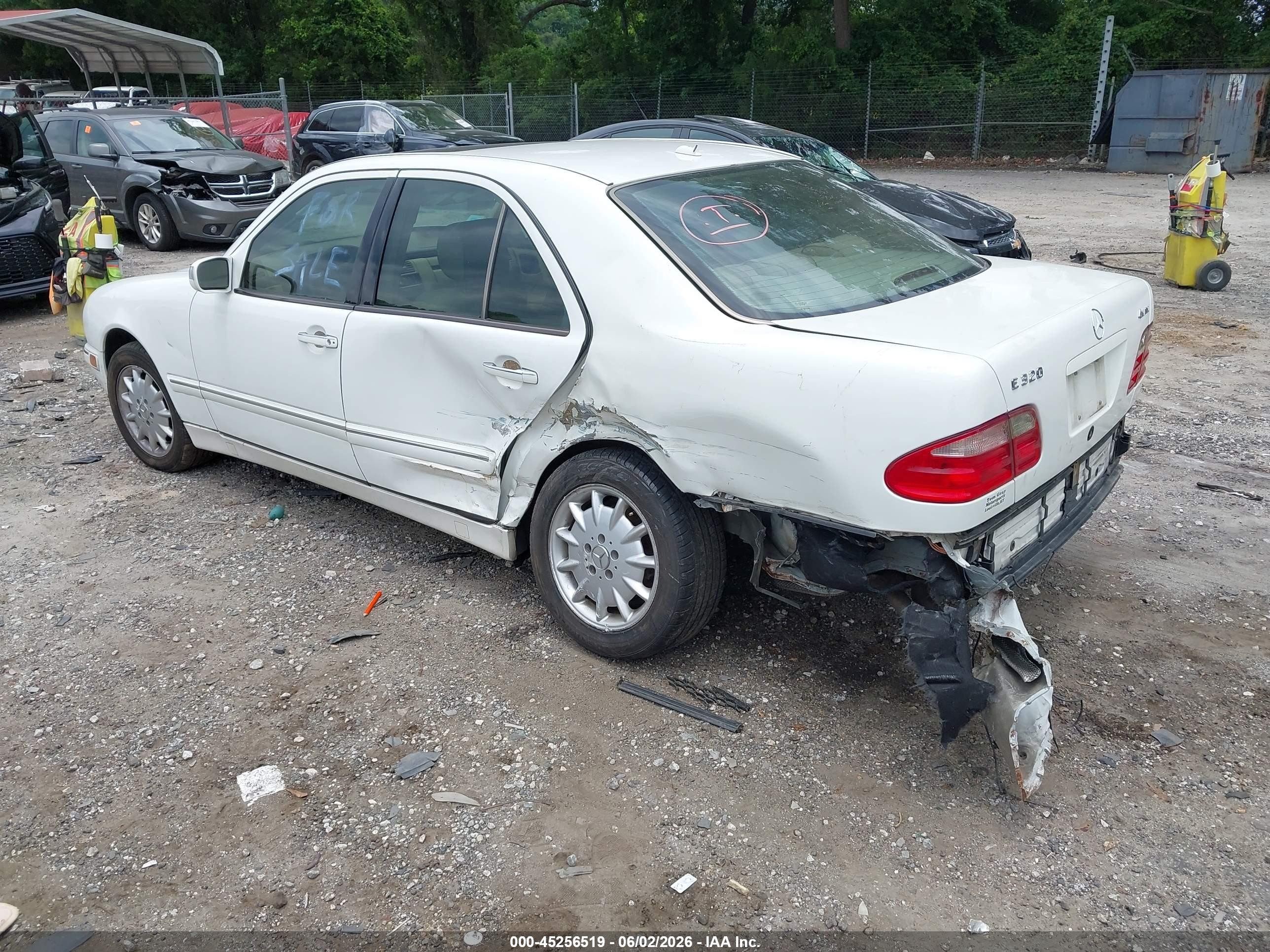 2002 Mercedes-benz E 320 4m/4m Special Edition White vin: WDBJF82J02X069643