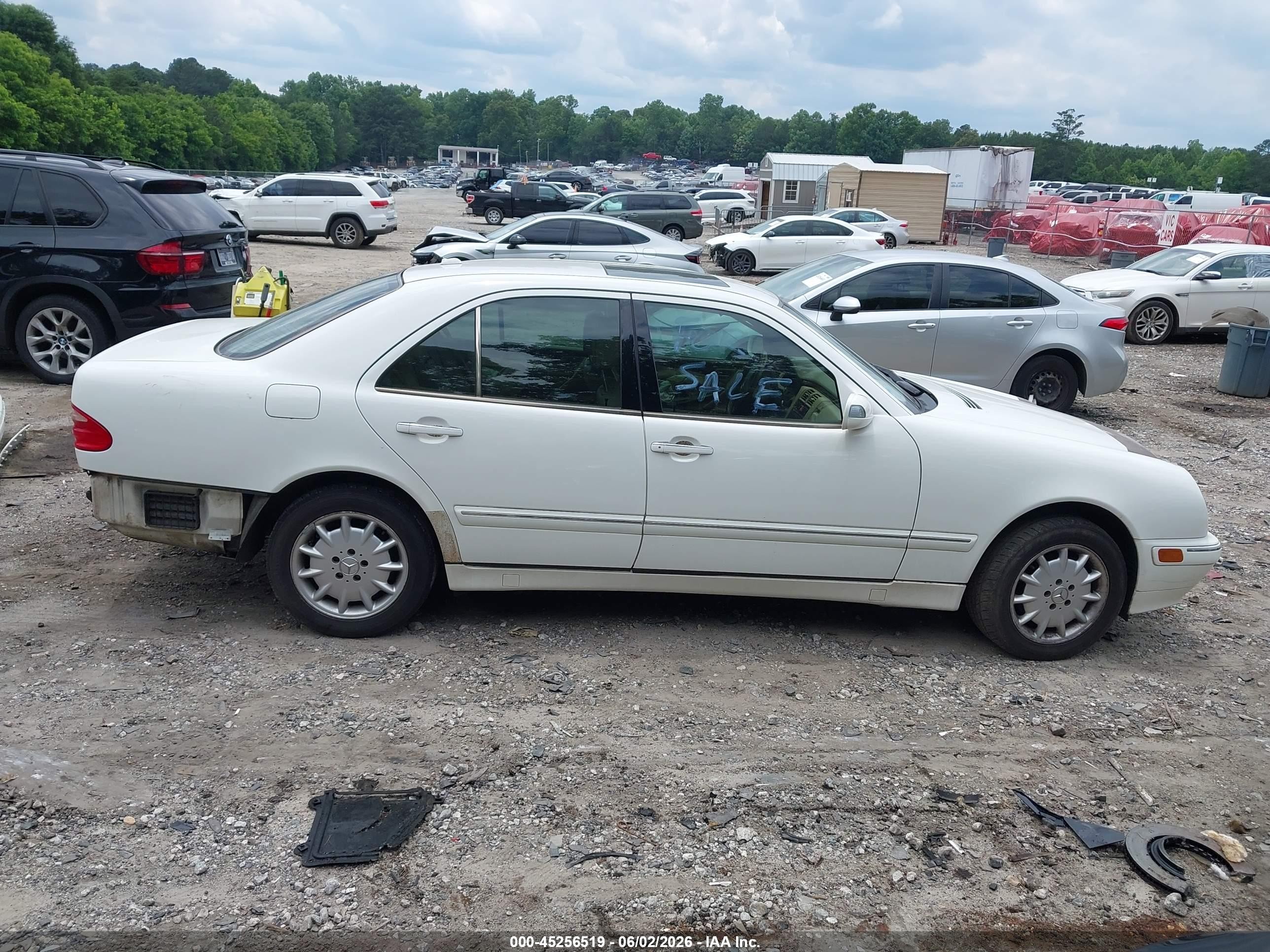 2002 Mercedes-benz E 320 4m/4m Special Edition White vin: WDBJF82J02X069643