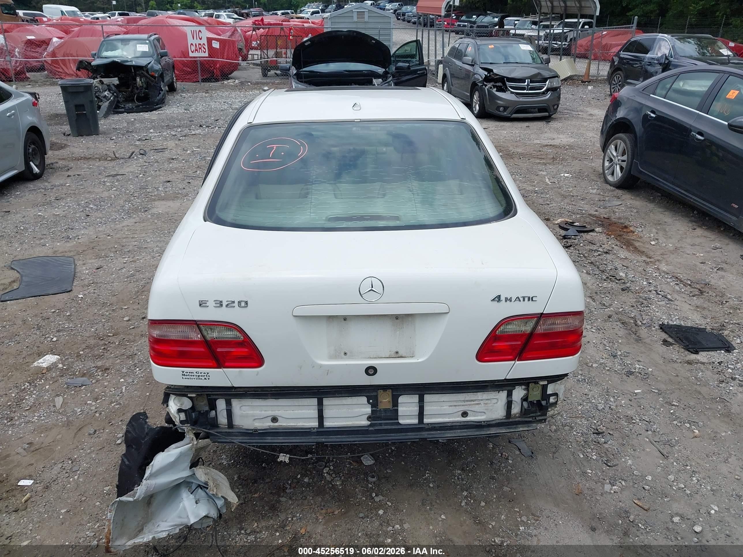 2002 Mercedes-benz E 320 4m/4m Special Edition White vin: WDBJF82J02X069643
