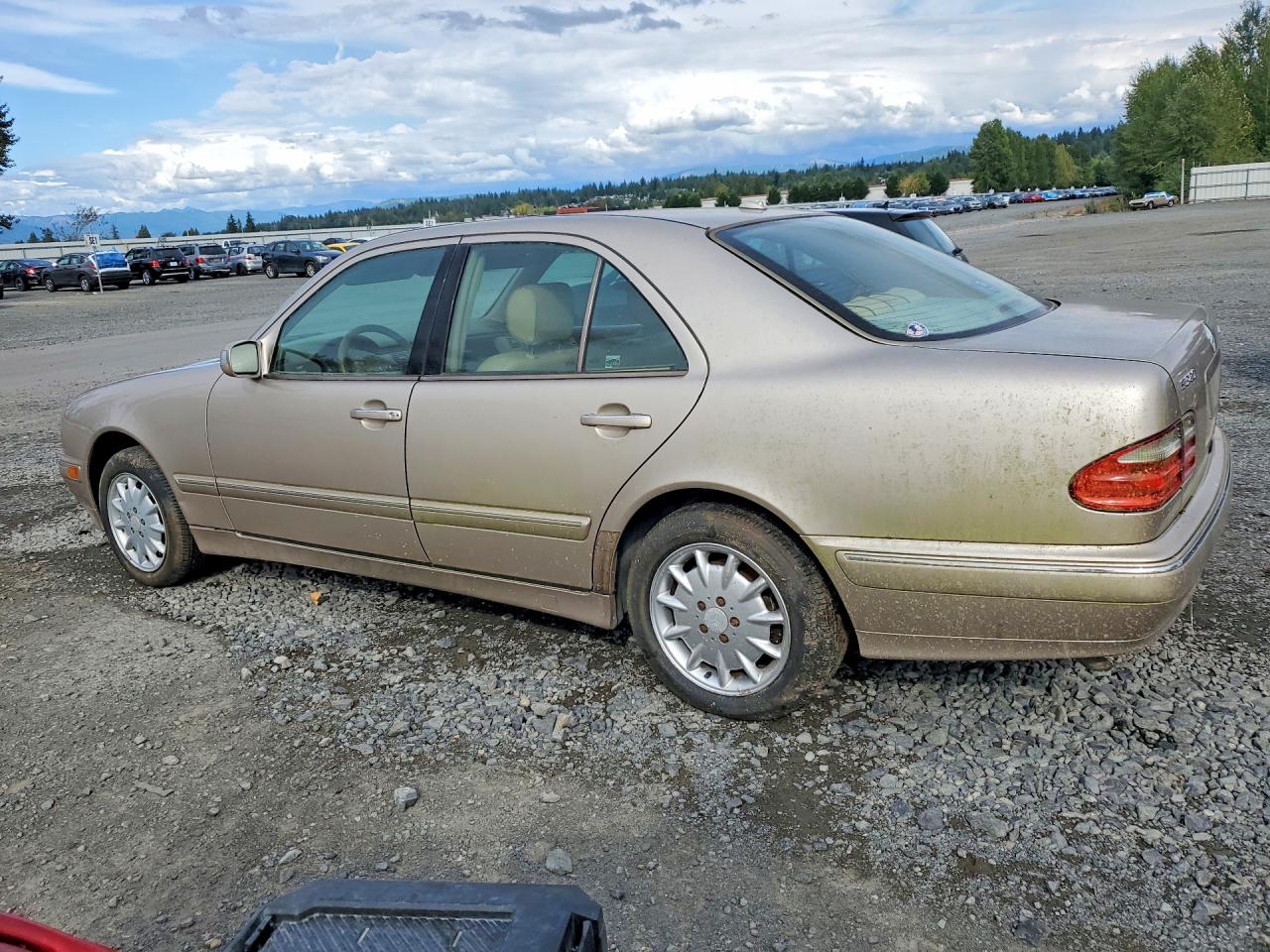 2001 Mercedes-benz E 320 4matic Золотой vin: WDBJF82J11X061467