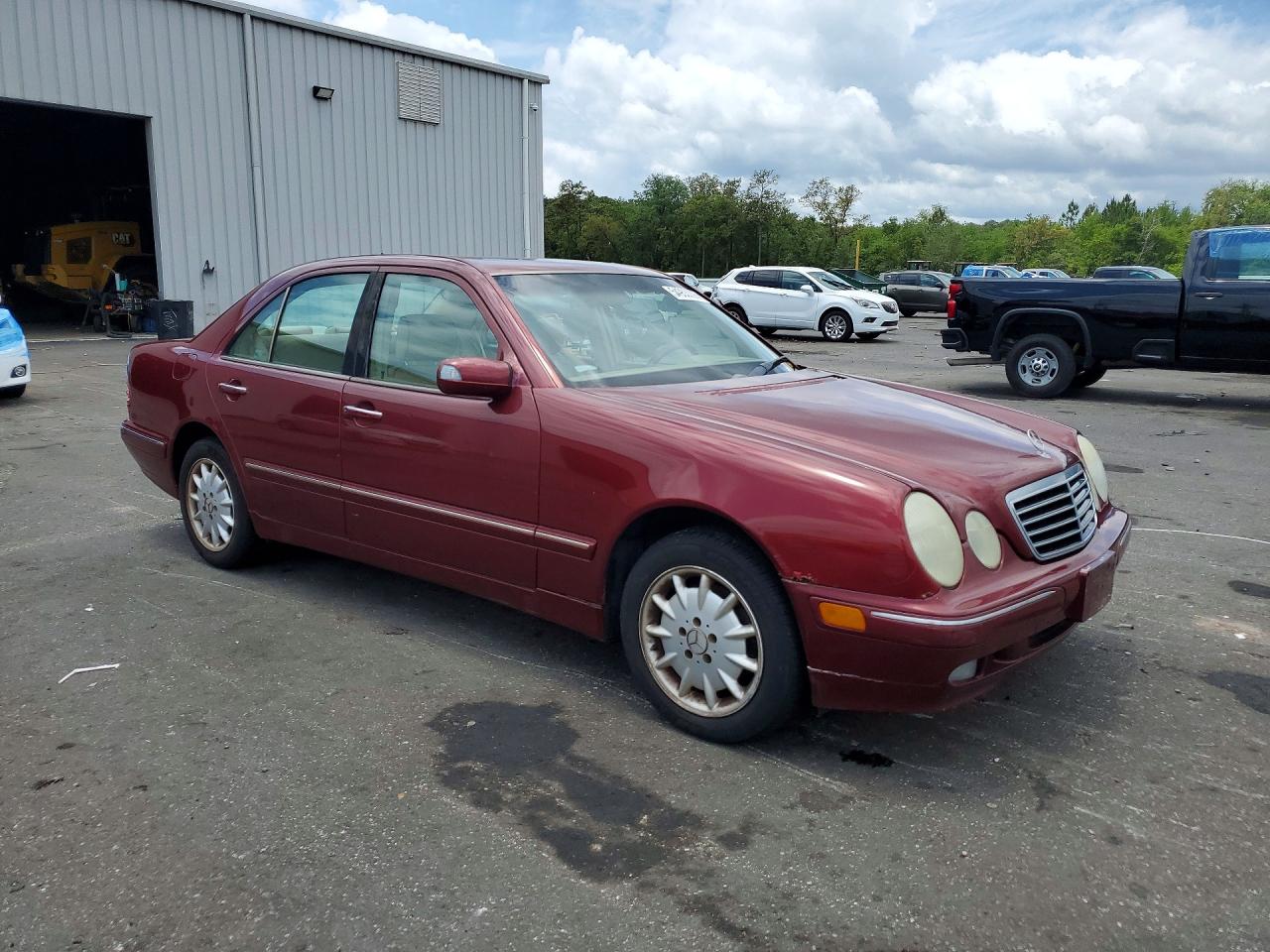2002 Mercedes-benz E 320 4matic Burgundy vin: WDBJF82J12X067321