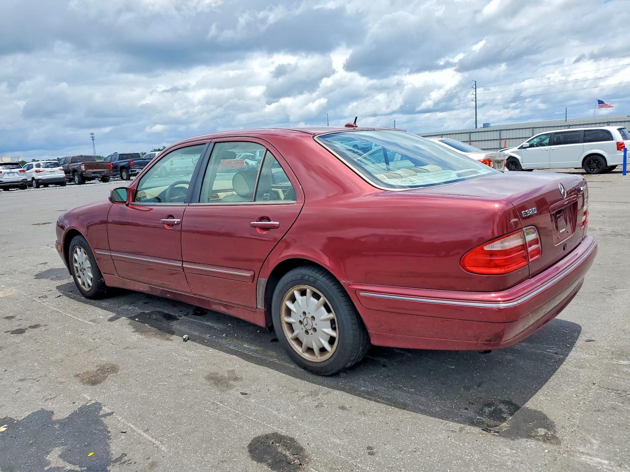 2002 Mercedes-benz E 320 4matic Burgundy vin: WDBJF82J12X067321
