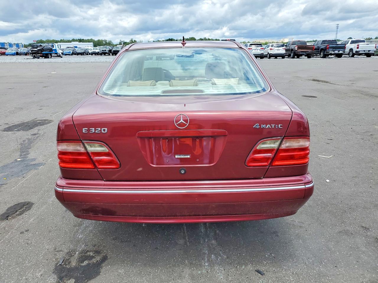 2002 Mercedes-benz E 320 4matic Burgundy vin: WDBJF82J12X067321