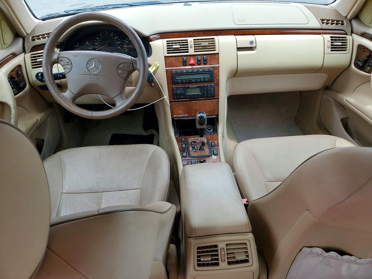2002 Mercedes-benz E 320 4matic Burgundy vin: WDBJF82J12X067321