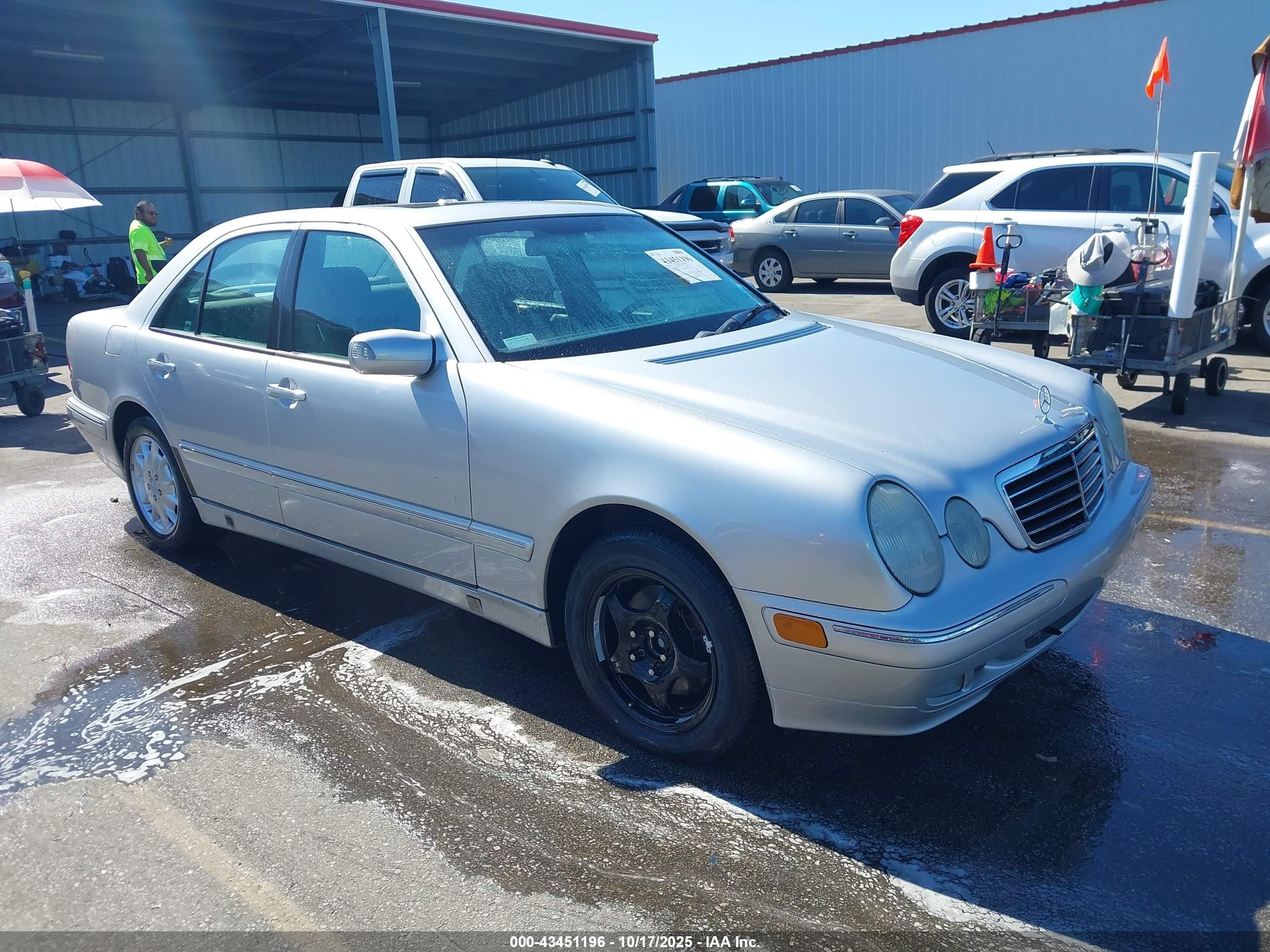 WDBJF82J1YX035087