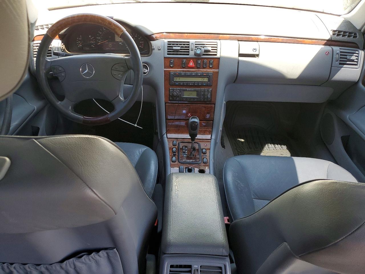 2000 Mercedes-benz E 320 4matic White vin: WDBJF82J1YX036370