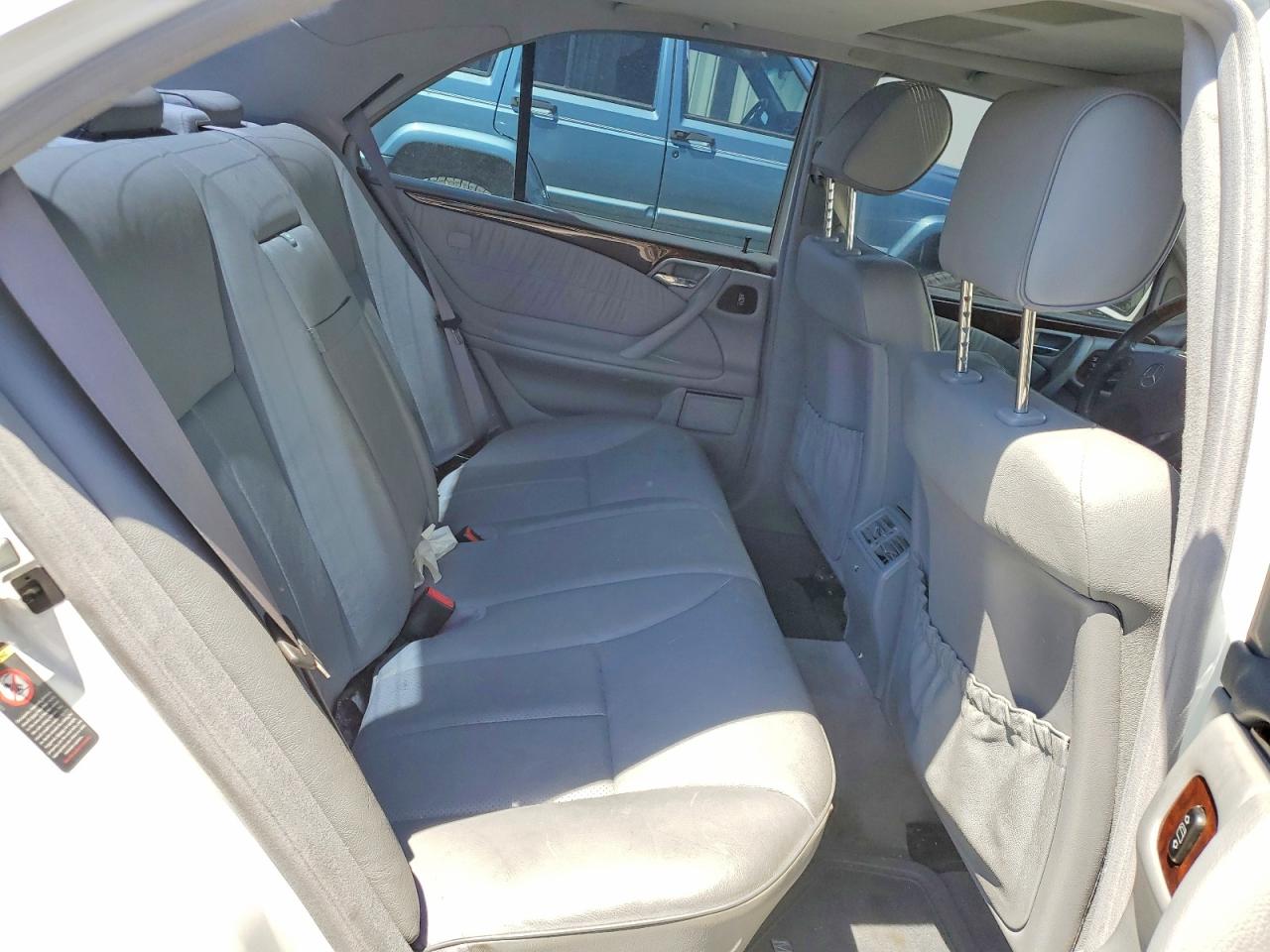 2000 Mercedes-benz E 320 4matic White vin: WDBJF82J1YX036370
