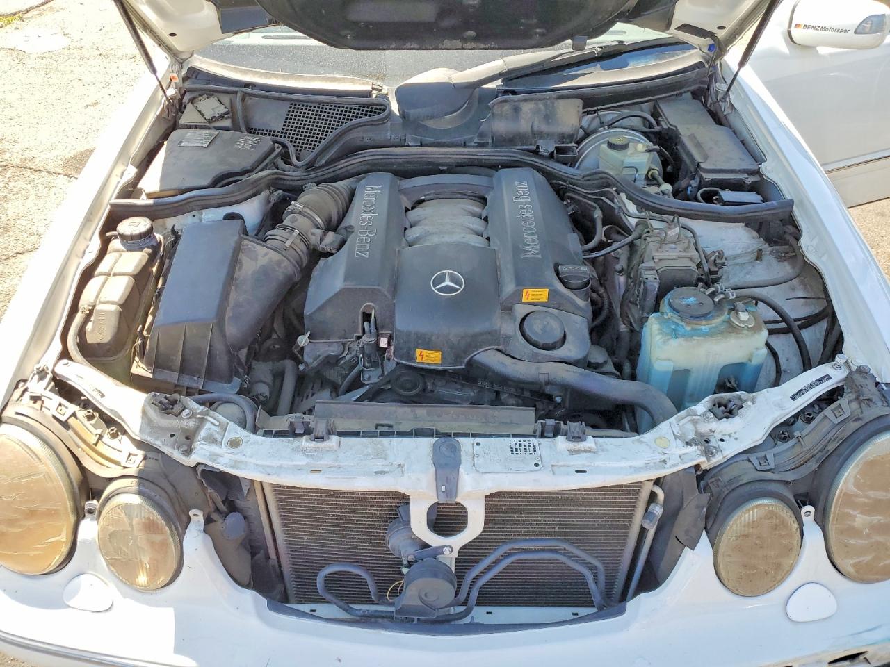 2000 Mercedes-benz E 320 4matic White vin: WDBJF82J1YX036370