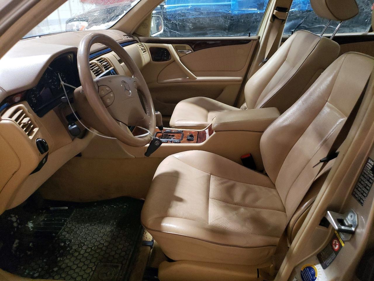 2000 Mercedes Benz E 320 4matic Желто-коричневый vin: WDBJF82J2YX032456