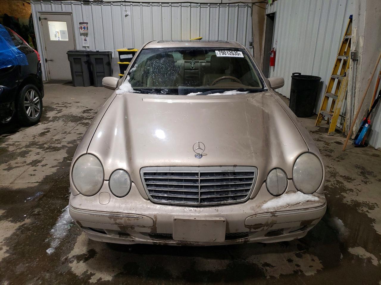 2000 Mercedes Benz E 320 4matic Желто-коричневый vin: WDBJF82J2YX032456
