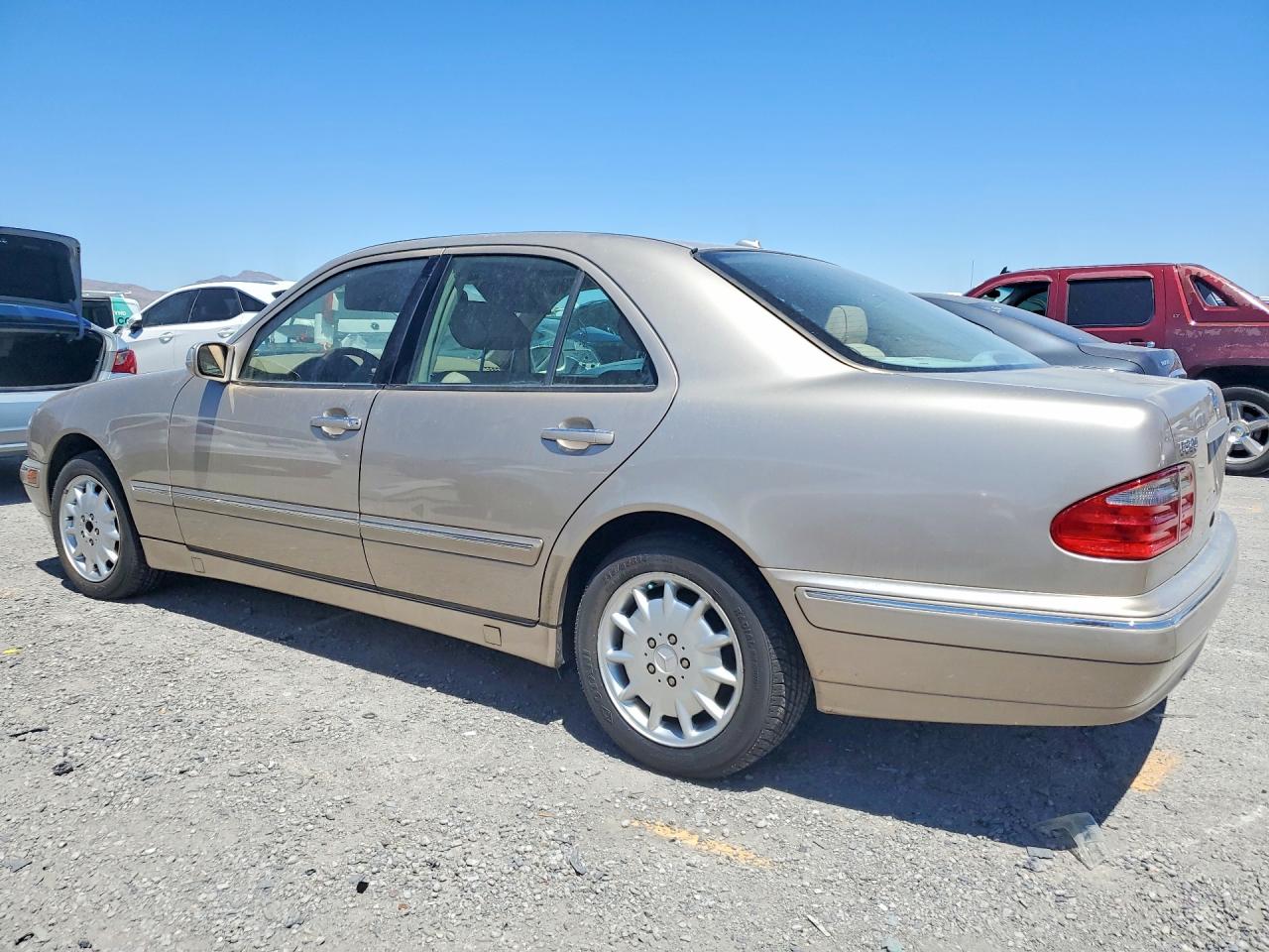 2000 Mercedes-benz E 320 4matic Gold vin: WDBJF82J2YX039715