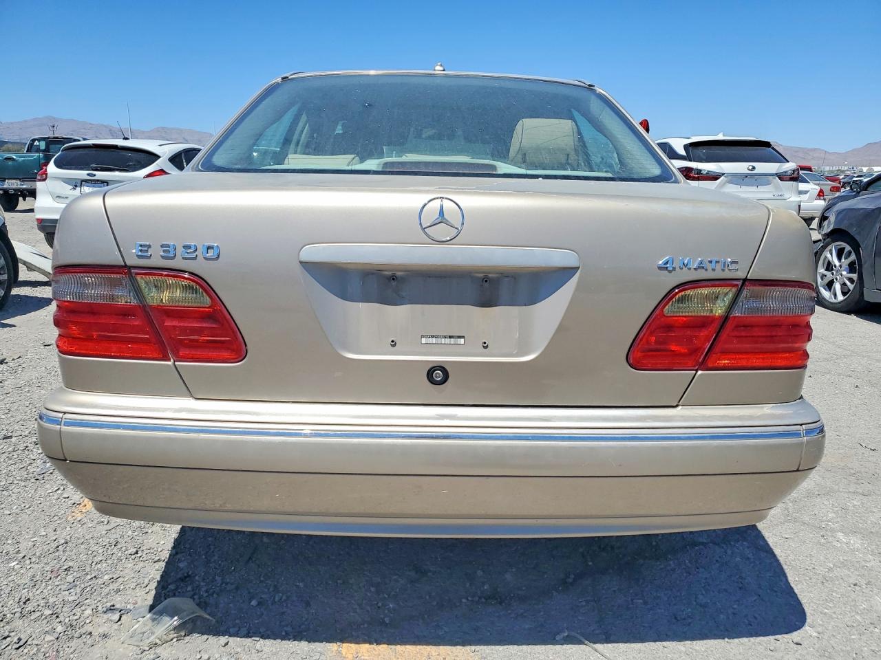 2000 Mercedes-benz E 320 4matic Gold vin: WDBJF82J2YX039715