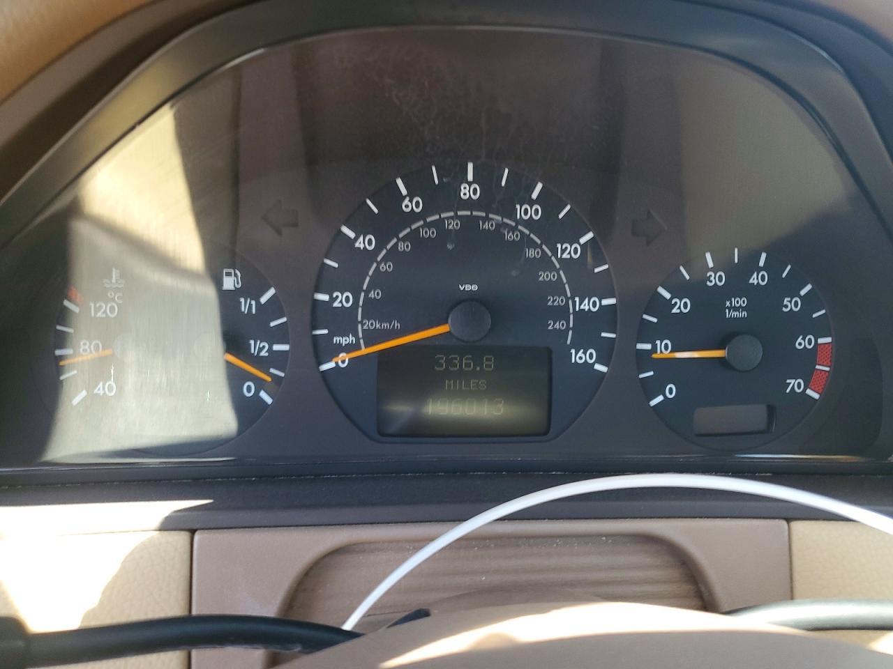 2000 Mercedes-benz E 320 4matic Gold vin: WDBJF82J2YX039715