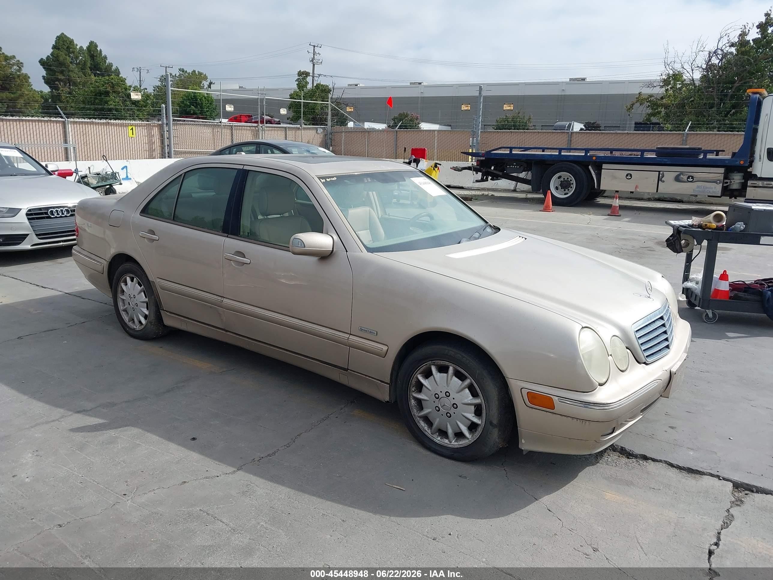 WDBJF82J3YX040436