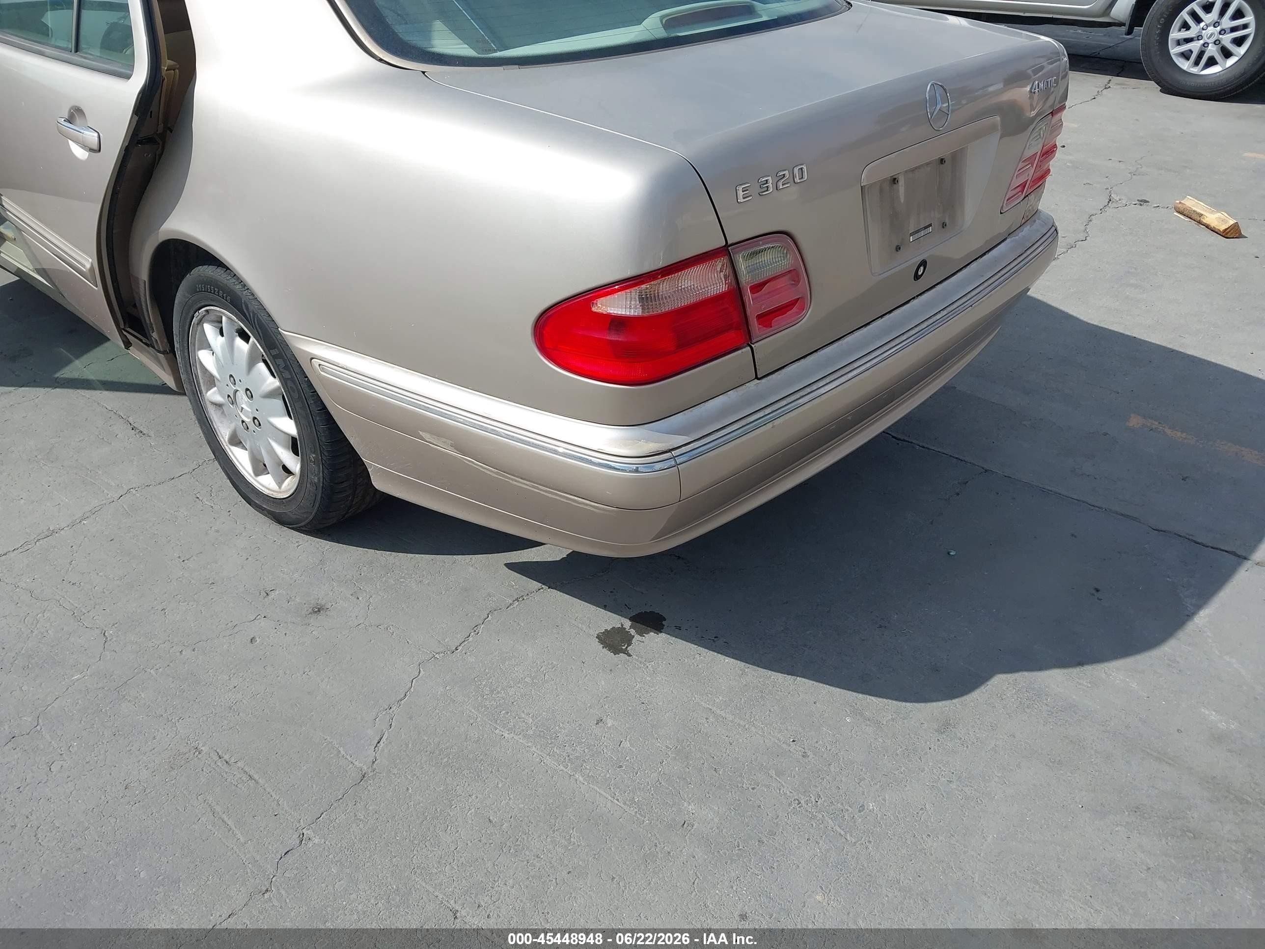 2000 Mercedes-benz E 320 4m Silver vin: WDBJF82J3YX040436