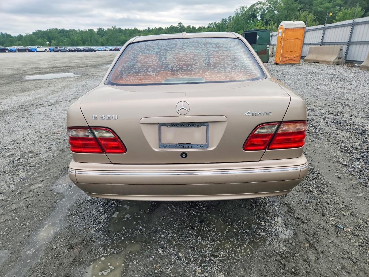 2001 Mercedes-benz E 320 4matic Beige vin: WDBJF82J41X049085
