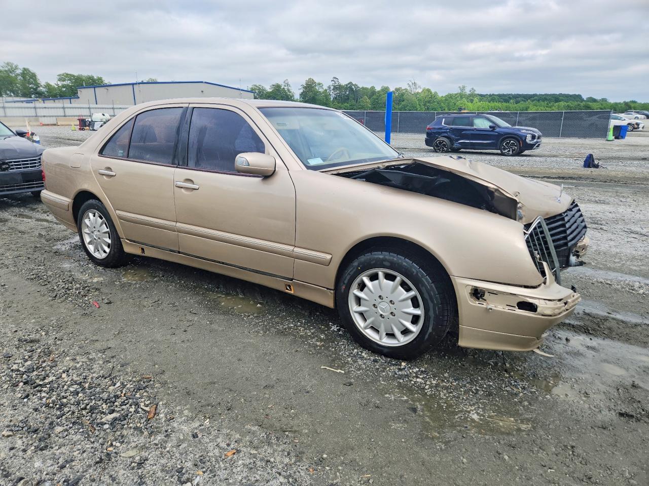 2001 Mercedes-benz E 320 4matic Beige vin: WDBJF82J41X049085