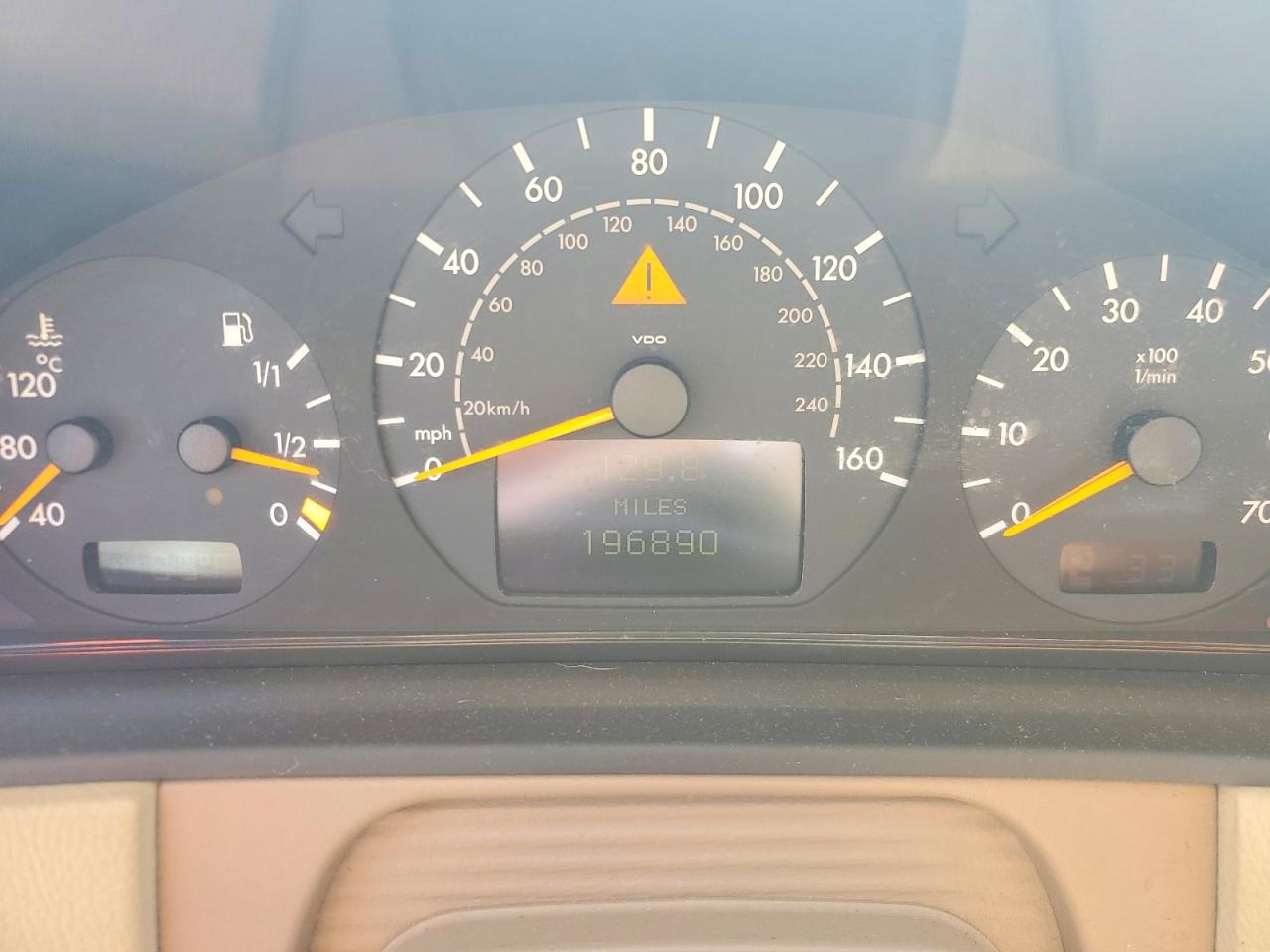 2001 Mercedes-benz E 320 4matic Beige vin: WDBJF82J41X049085