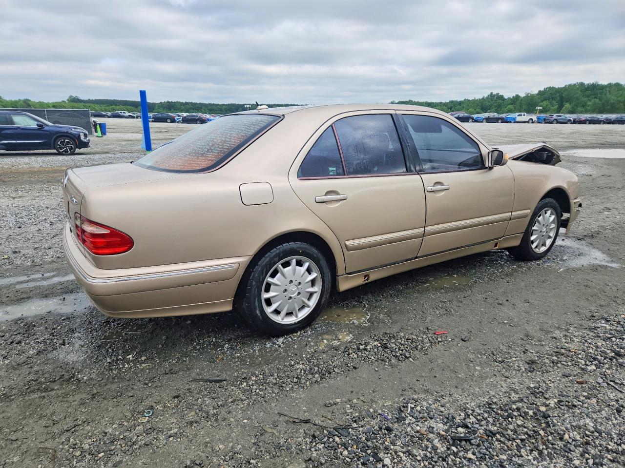 2001 Mercedes-benz E 320 4matic Beige vin: WDBJF82J41X049085