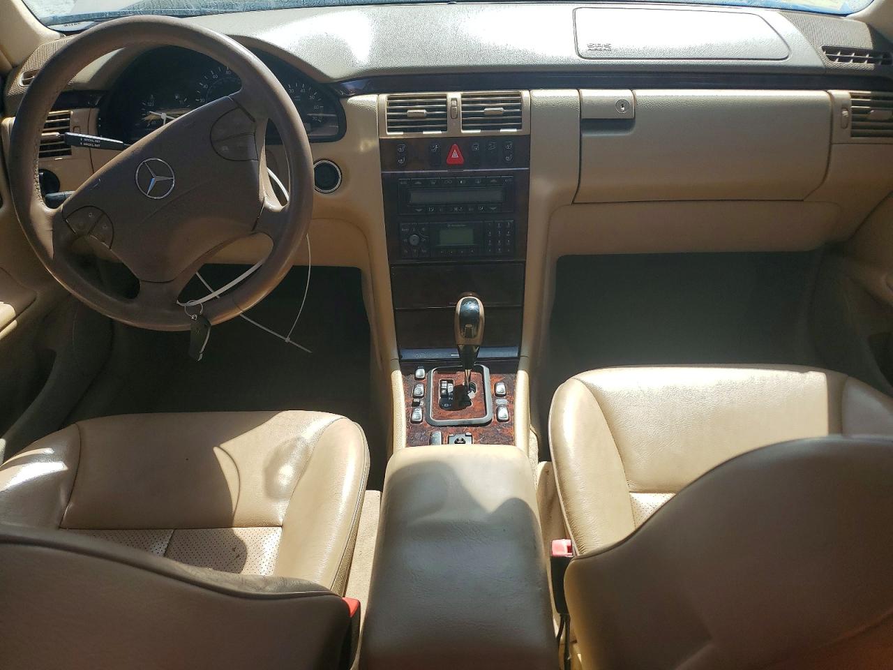 2001 Mercedes-benz E 320 4matic Beige vin: WDBJF82J41X049085
