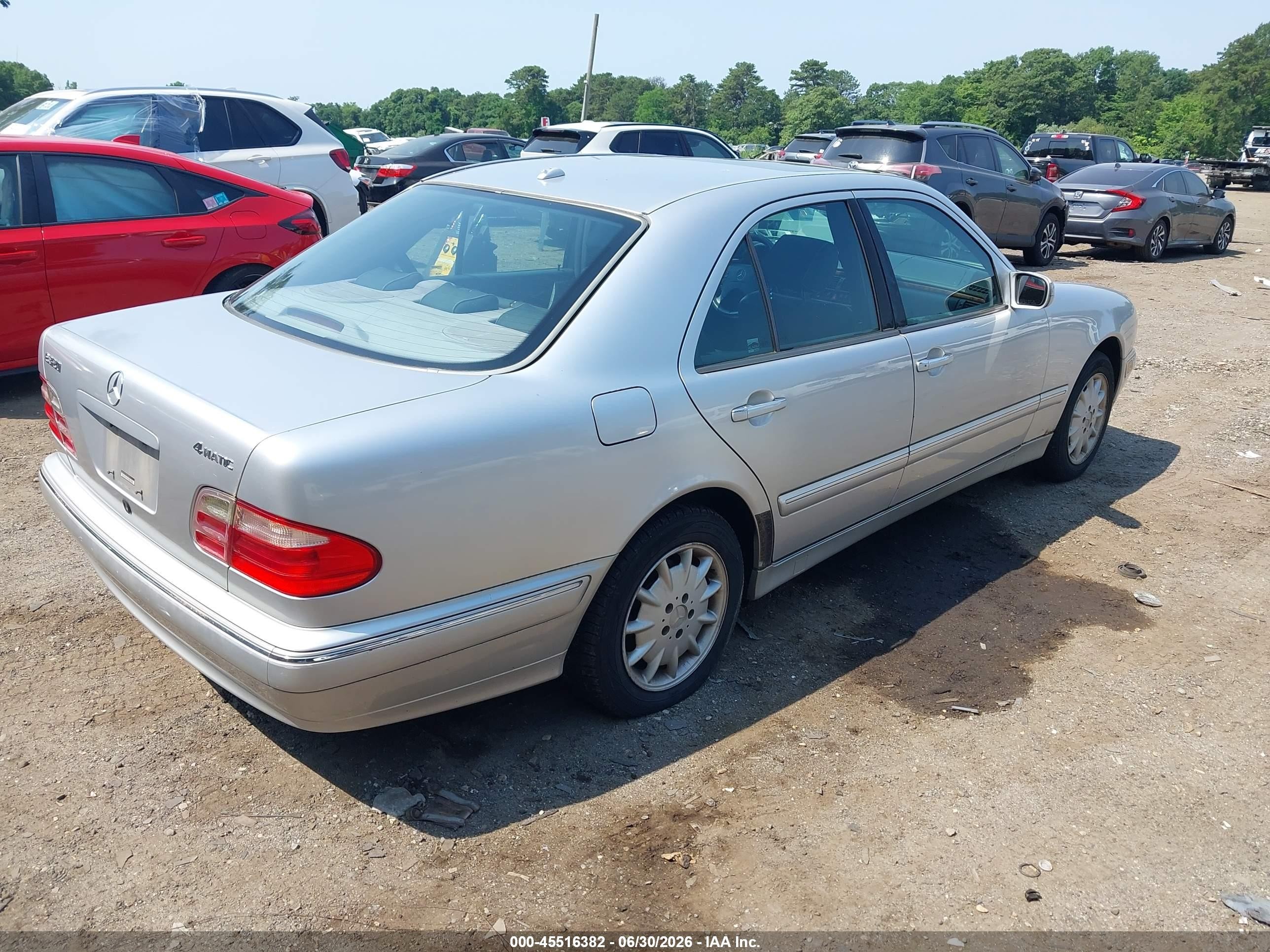 2000 Mercedes-benz E 320 4m Silver vin: WDBJF82J5YX037781
