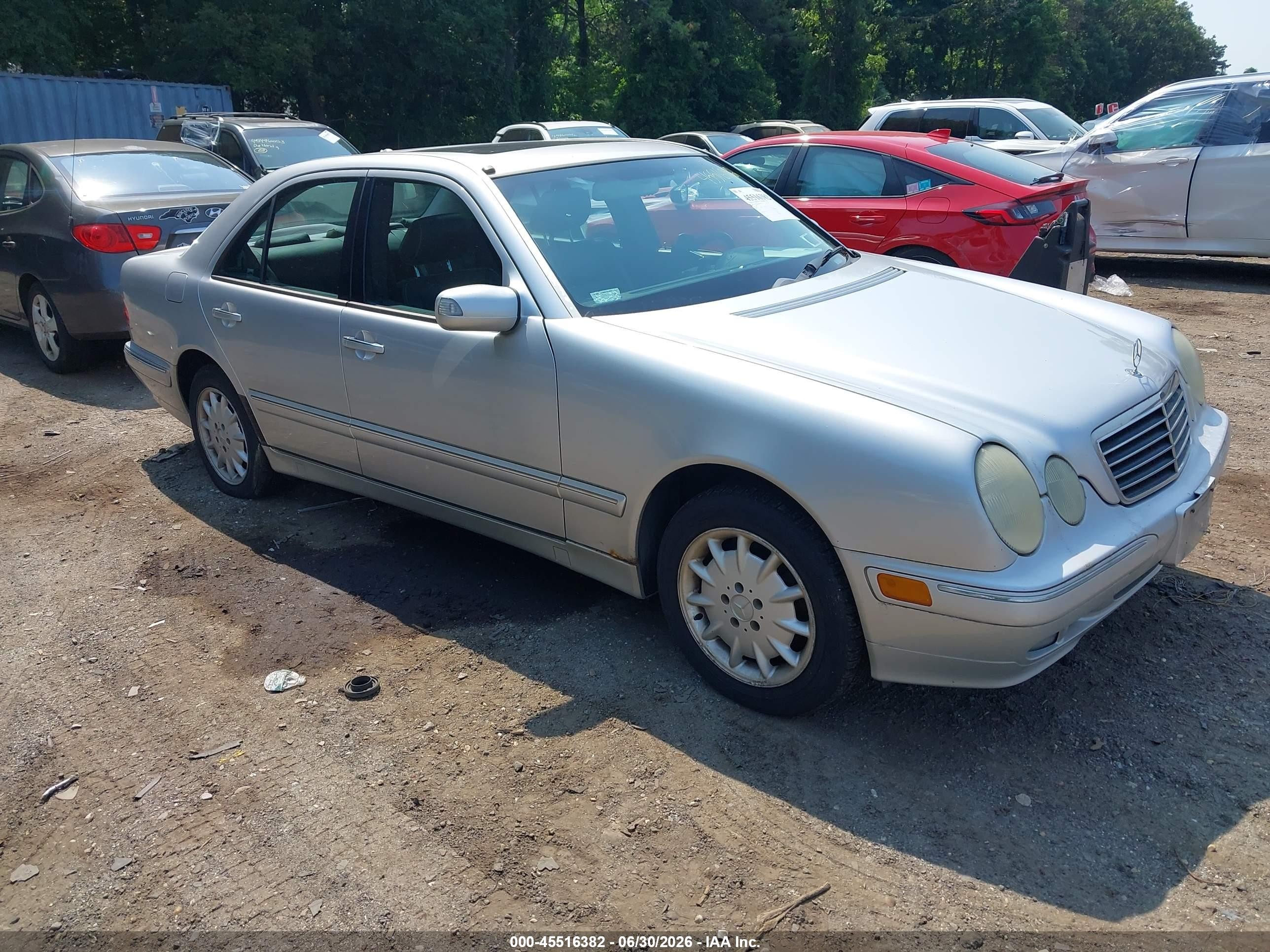 2000 Mercedes-benz E 320 4m Silver vin: WDBJF82J5YX037781