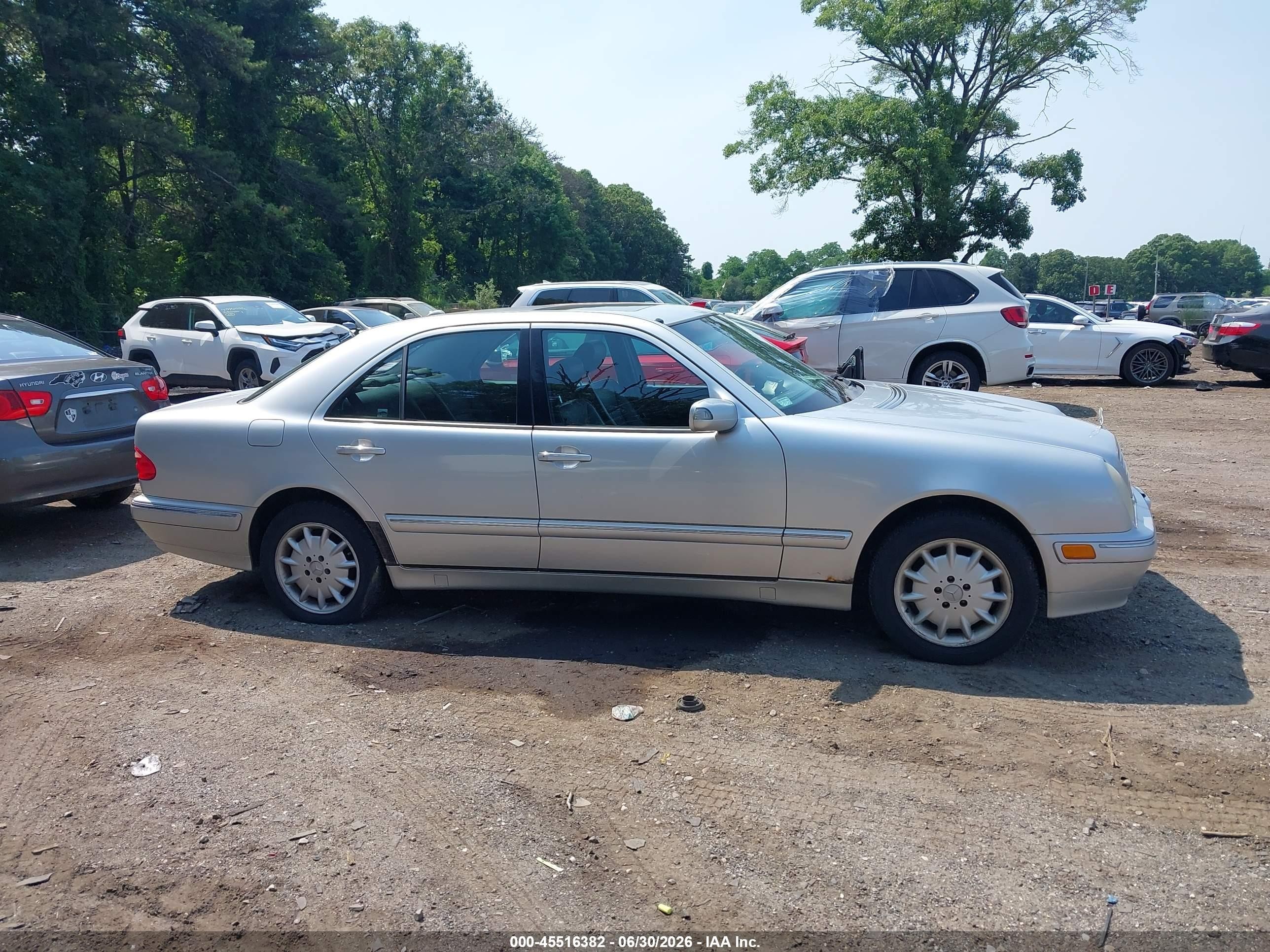 2000 Mercedes-benz E 320 4m Silver vin: WDBJF82J5YX037781