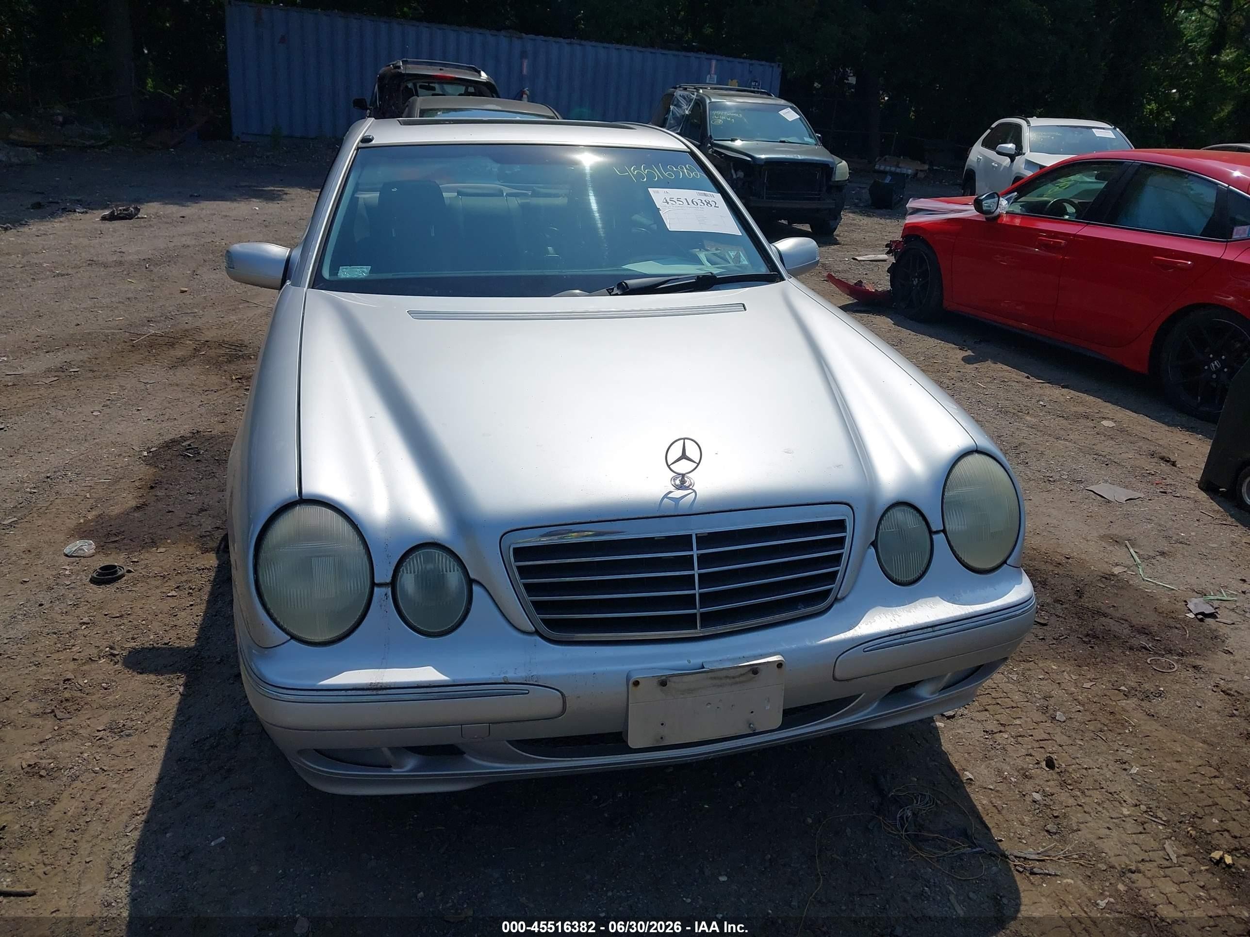 2000 Mercedes-benz E 320 4m Silver vin: WDBJF82J5YX037781