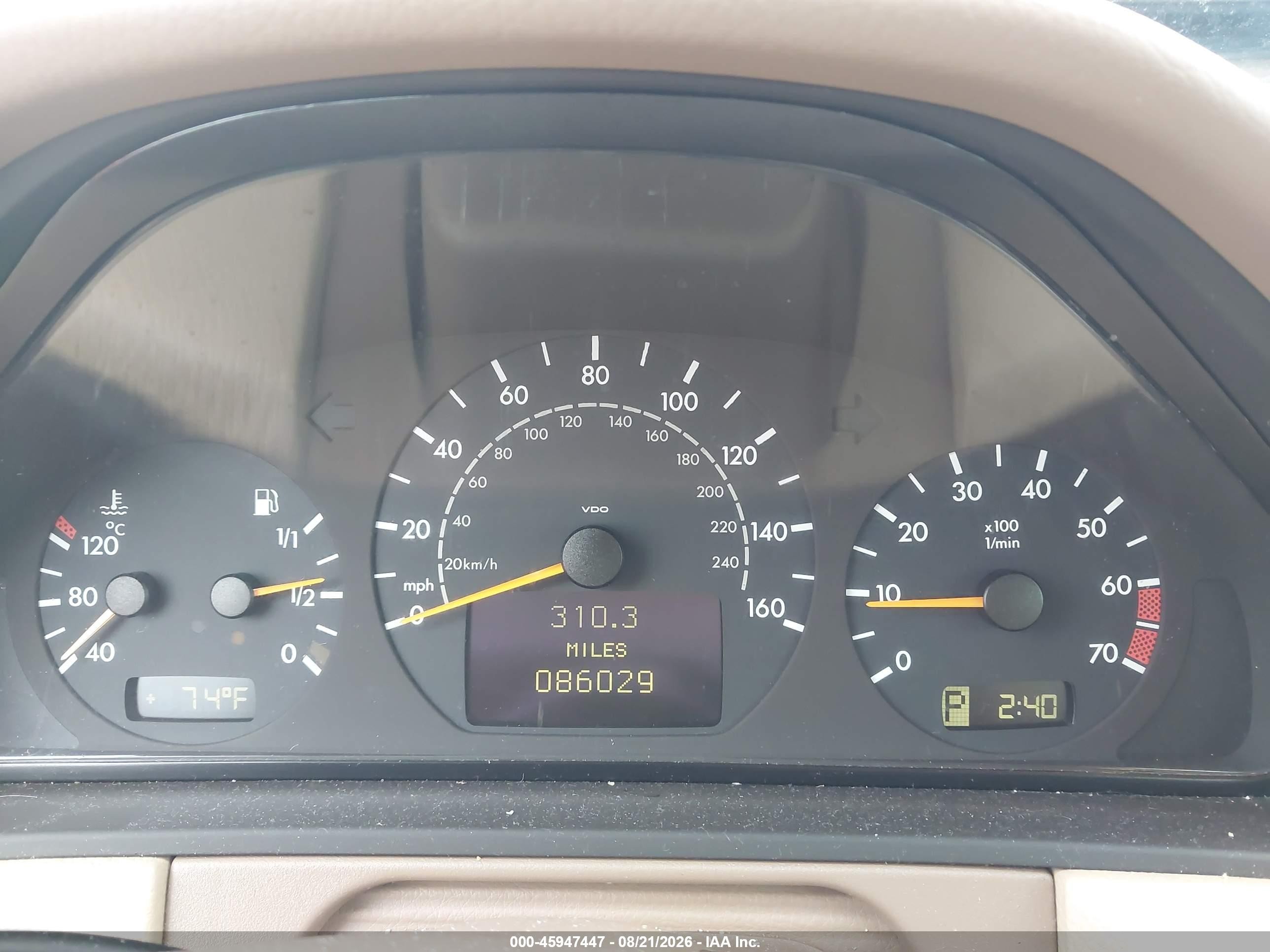 2000 Mercedes-benz E 320 4m Красный vin: WDBJF82J6YX030760