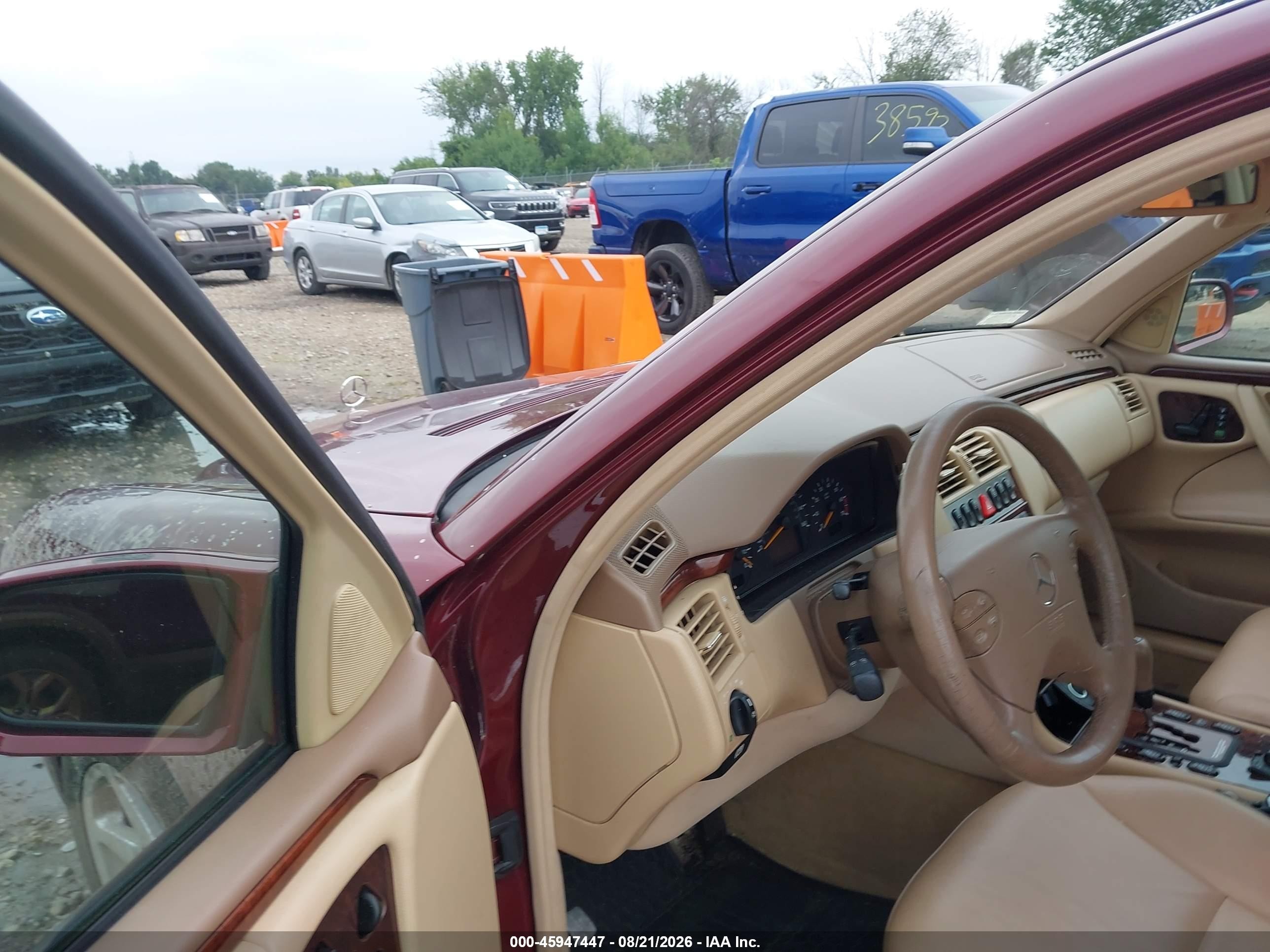 2000 Mercedes-benz E 320 4m Красный vin: WDBJF82J6YX030760