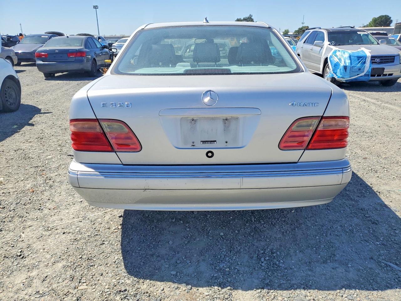 2002 Mercedes-benz E 320 4matic Silver vin: WDBJF82J82X072838