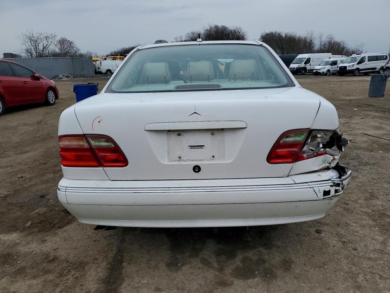 2000 Mercedes-benz E 320 4matic Белый vin: WDBJF82J8YX033739